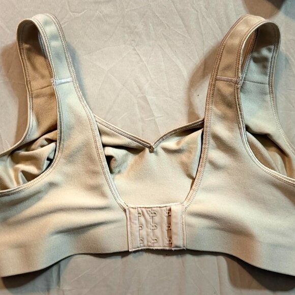 THREE Hanes Comfort Evolution wireless bras (1 black, 1 white, 1 taupe) L / 36D - Picture 8 of 14